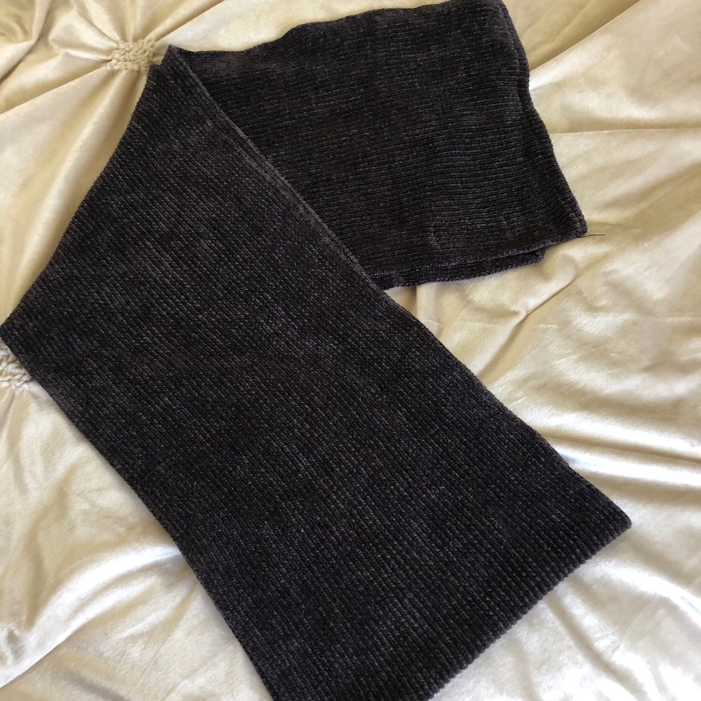 525 made in America scarf